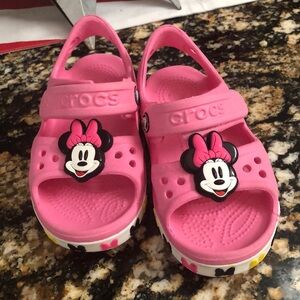 Toddler/Girls Minnie Mouse Crocs Sandals size 8